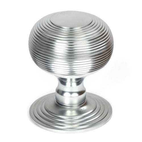 Centre_Door_Knob.jpg